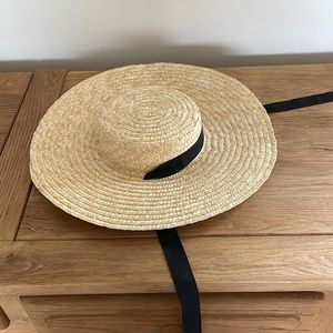 Beautiful wife sun hat with ties